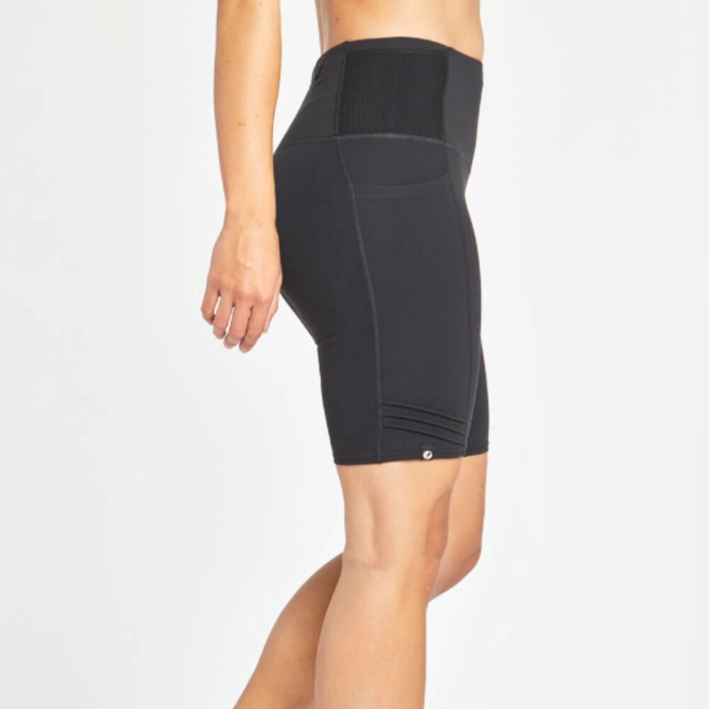 oiselle Black pocket jogger Shorts with High Waist